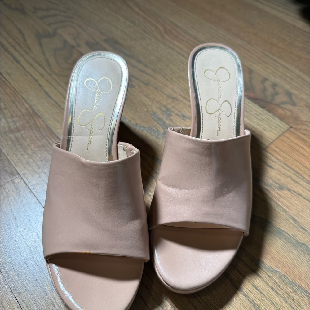 Jessica Simpson Women's Nude Mules